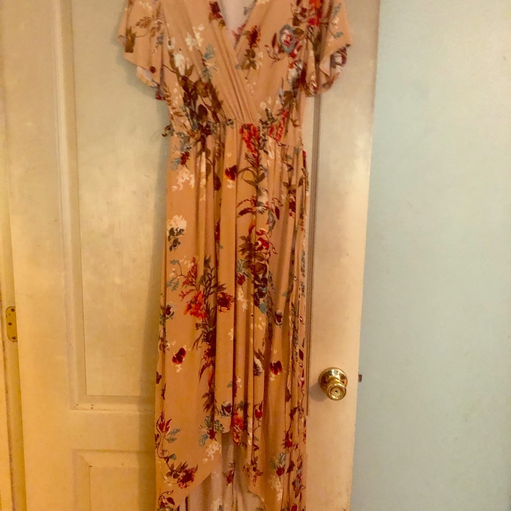 Great summer dress for a wedding Or a night out